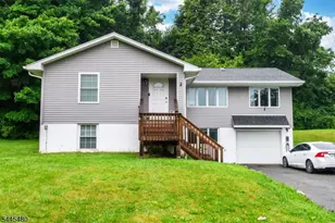 2 Glen Rd N, Vernon, NJ 07422 - Photo 1