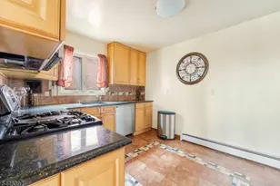 261 10th St, Palisades Park, NJ 07650 - Photo 9