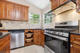 246 Long Meadow Rd, Bedminster Township, NJ 07921 - Photo 7