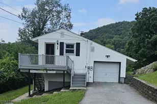 25 Ivy Pl, Vernon, NJ 07418 - Photo 1