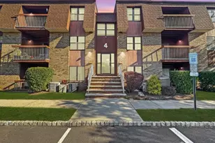 39A Powderhorn Ct, Woodbridge Township, NJ 07095 - Photo 1