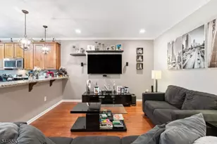 18 Bahr Cir, Verona, NJ 07044 - Photo 3