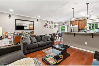 18 Bahr Cir, Verona, NJ 07044 - Photo 5