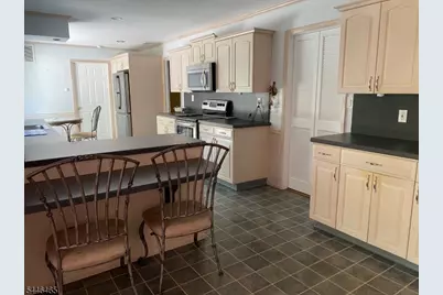 219 Berger St, Franklin Township, NJ 08873 - Photo 9