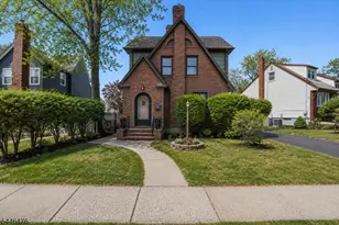 423 E Lincoln Ave, Roselle Park, NJ 07204 - Photo 1