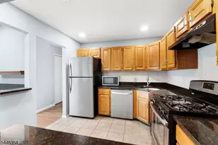 189 Irving Pl, Bernards Township, NJ 07920 - Photo 3