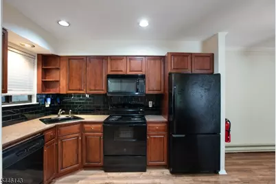 81 Overlook Dr, Union Township, NJ 08809 - Photo 3