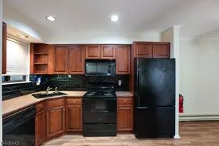 81 Overlook Dr, Union Township, NJ 08809 - Photo 3