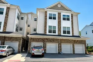 403 Parkview Ln, Rockaway Township, NJ 07866 - Photo 3