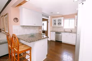 6 Whispering Way W, Berkeley Heights Township, NJ 07922 - Photo 5