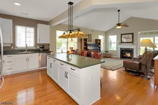 46 Kensington Cir, White Township, NJ 07823 - Photo 9