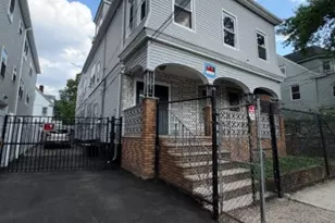 32 Fabyan Pl, Newark, NJ 07108 - Photo 1