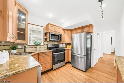 1046 Falls Ter, Union Township, NJ 07083 - Photo 11