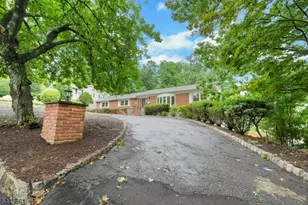 26 Alpine Dr, Wayne, NJ 07470 - Photo 3