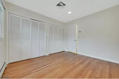 26 Alpine Dr, Wayne, NJ 07470 - Photo 29