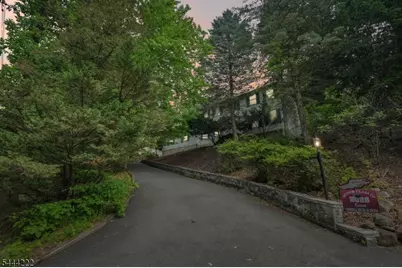 45 Fells Rd, Verona, NJ 07044 - Photo 3