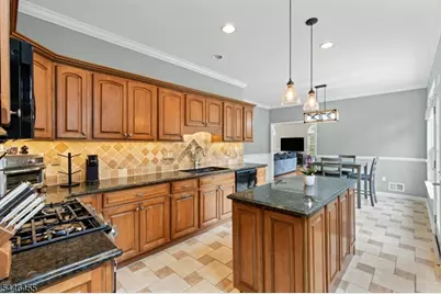 220 Lindsay Ct, Branchburg Township, NJ 08876 - Photo 11