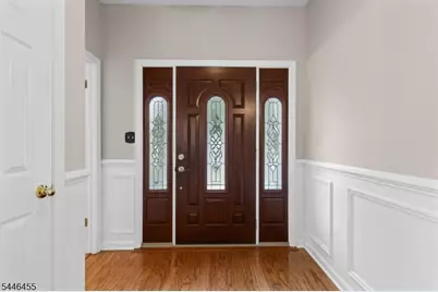 220 Lindsay Ct, Branchburg Township, NJ 08876 - Photo 5