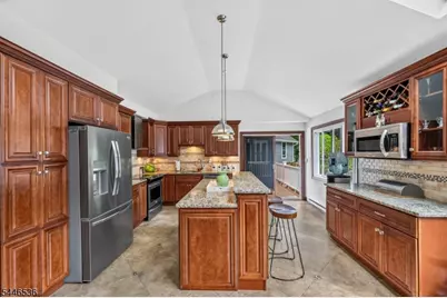 36 Lebanon Trl, Hopatcong, NJ 07843 - Photo 3