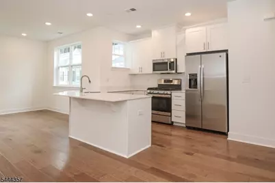 71 Veterans Way, Morris Plains, NJ 07950 - Photo 1