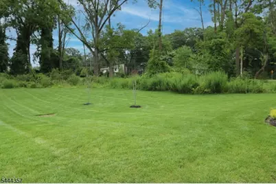 71 Veterans Way, Morris Plains, NJ 07950 - Photo 27