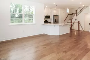 71 Veterans Wy, Morris Plains, NJ 07950 - Photo 7