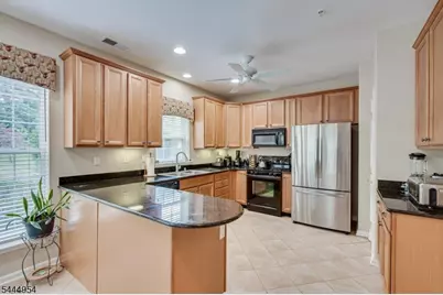 2104 Avery Ct #2104, Franklin Township, NJ 08873 - Photo 11