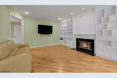 16 Bedford Dr, Bernards Township, NJ 07920 - Photo 5