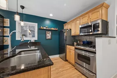 6 Carroll Pl, Weehawken, NJ 07086 - Photo 11
