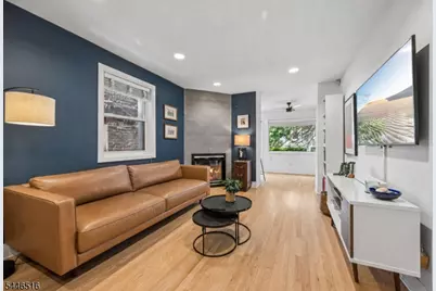 6 Carroll Pl, Weehawken, NJ 07086 - Photo 5