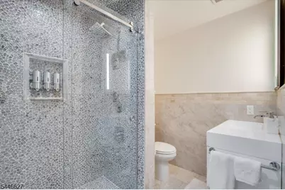 825 Riverside Ave #B202, Lyndhurst Township, NJ 07071 - Photo 17