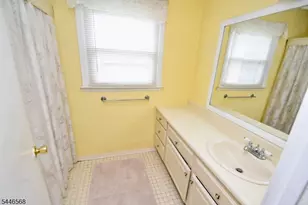 18 Summit Rd, Sparta Township, NJ 07871 - Photo 7