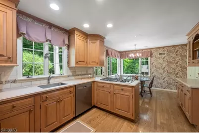 570 Bennington Ter, Ridgewood, NJ 07450 - Photo 15