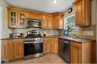 754 Dykes Ter, Union Township, NJ 07083 - Photo 5