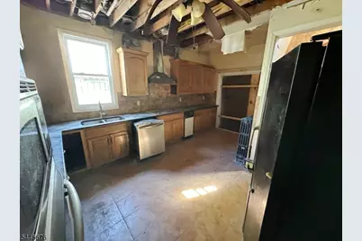 86 Hawthorne Ave, East Orange, NJ 07018 - Photo 7