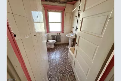86 Hawthorne Ave, East Orange, NJ 07018 - Photo 11