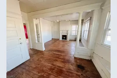 86 Hawthorne Ave, East Orange, NJ 07018 - Photo 9