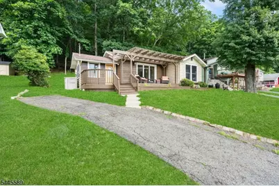 112 Seneca Lake Rd, Sparta Township, NJ 07871 - Photo 1