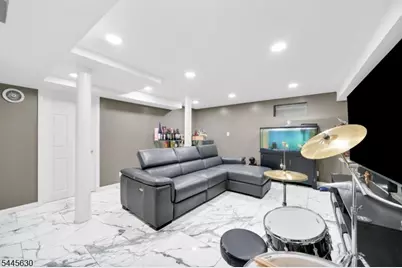 219 Burroughs Ter, Union Township, NJ 07083 - Photo 15