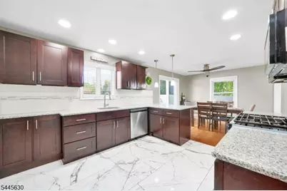 219 Burroughs Ter, Union Township, NJ 07083 - Photo 9
