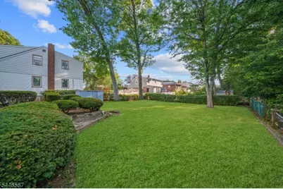 7 Freeman Pl, Nutley, NJ 07110 - Photo 19