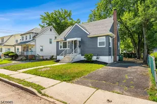 429 Wheatsheaf Rd, Roselle, NJ 07203 - Photo 3