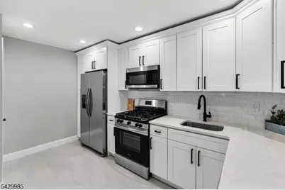 429 Wheatsheaf Rd, Roselle, NJ 07203 - Photo 13