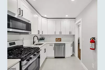 429 Wheatsheaf Rd, Roselle, NJ 07203 - Photo 9