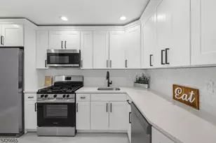 429 Wheatsheaf Rd, Roselle, NJ 07203 - Photo 11