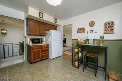 6 Ash Ln, Parsippany, NJ 07034 - Photo 11