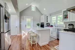34 Leiv Eirikson Ave, Franklin Township, NJ 08540 - Photo 17