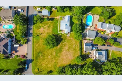 34 Leiv Eirikson Ave, Franklin Township, NJ 08540 - Photo 3