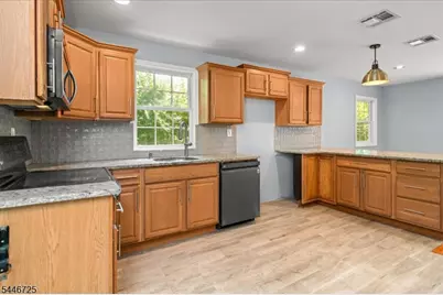139 Harris Ave, Hopatcong, NJ 07874 - Photo 15