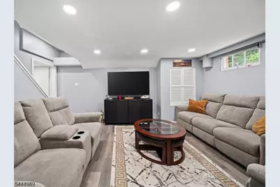 79 Susan Ct, Clifton, NJ 07012 - Photo 23